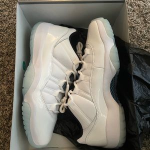 Air Jordan 11low legend